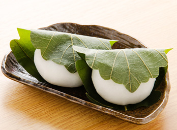 かしわ餅（3月中旬～6月中旬限定）